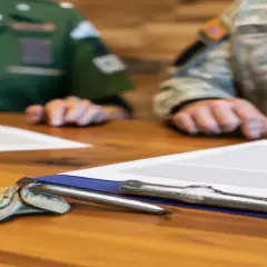 Czy depresja wyklucza z wojska? Sprawdź, jak ocenia się zdolność do służby