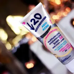 Under Twenty BB 01 czy 02? Wybierz idealny odcień dla siebie!