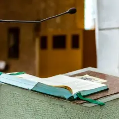 Jak czytać czytanie w kościele, aby zaangażować słuchaczy i uniknąć błędów