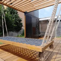 Pergola na tarasie DIY: jak zbudować? Przepisy, materiały, koszty