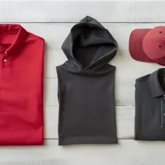 Jaką bluzę do koszulki polo wybrać, aby wyglądać stylowo?