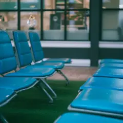 Ile wcześniej trzeba być na lotnisku Wizz Air, aby uniknąć stresu?