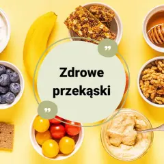 Zdrowe przekąski: jogurt, owoce, orzechy, warzywa i batony musli na żółtym tle.