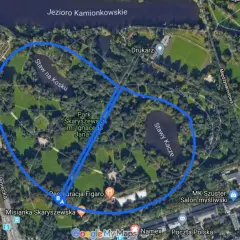 Park Skaryszewski w Warszawie to idealne miejsce, gdzie biegać można wokół stawów i zielonych alejek.