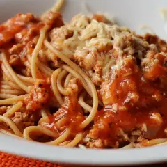 Pyszne spaghetti z mięsem mielonym - szybki przepis na obiad