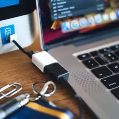 Kopiowanie z pendrive na komputer: Poradnik Windows/Mac + Rozwiąż błędy.