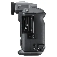 Czarny aparat Fujifilm średni format z dwoma slotami na karty pamięci i wizjerem.