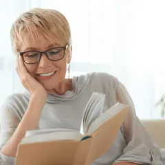 Jak dobrać okulary do czytania w aptece, by uniknąć błędów?