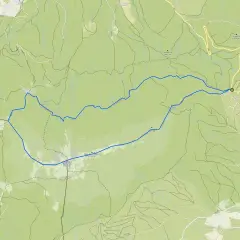 Mapa z zaznaczonymi trasami pieszymi w Szczawnicy. Widoczne szlaki prowadzą przez malownicze tereny górskie, w tym w okolice Babiej Góry.