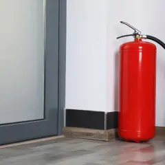 Jaką gaśnicę do elektryki wybrać, aby uniknąć niebezpieczeństwa?