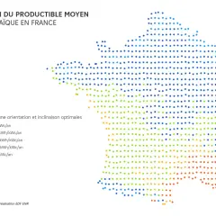Carte de France montrant le potentiel de production solaire. Le sud bénéficie d'un avantage panneau solaire avec plus de 1400 kWh/kWc/an.
