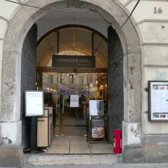 Grande Grill Kraków: Steki, ogród, Rynek 16 wszystko przed wizytą