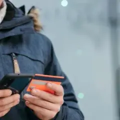 Jak spłacić debet i uniknąć wysokich odsetek na koncie bankowym
