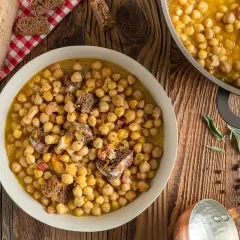 Minestra di Ceci: Ricetta Classica e Varianti per un Comfort Food Perfetto