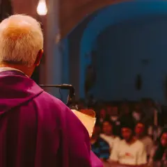 Czy ksiądz na emeryturze może się ożenić? Oto, co musisz wiedzieć