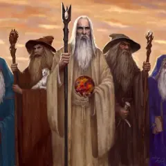 Pięciu czarodziejów, w tym Gandalf, stoi razem, trzymając magiczne kule i kostury.