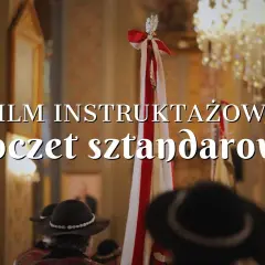 Kiedy opuszczać sztandar w kościele? Poznaj ważne zasady ceremonii
