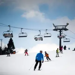 Gdzie można jeździć na snowboardzie? Najlepsze stoki w Warszawie