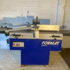 Dégauchisseuse FORMAT Dual 51, une machine professionnelle pour le travail du bois, prête à aplanir vos pièces.