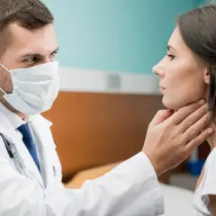 Problemy z głosem? Foniatra: czym się zajmuje i jak wygląda badanie
