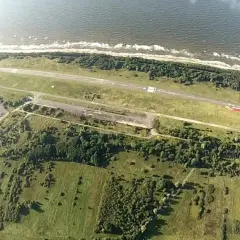 Czy jest lotnisko w Kołobrzegu? Sprawdź najbliższe opcje podróży