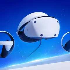 Zestaw PlayStation VR2 z kontrolerami. Zastanawiasz się, ile kosztuje VR na PS5?