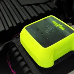 Boîtier éthanol FlexFuel, idéal pour optimiser votre moteur. Découvrez le prix de l'installation chez Feu Vert.