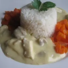 Idealny sos do potrawki z kurczaka: przepis krok po kroku