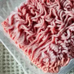 Jak rozmrozić mięso mielone w mikrofali - szybkie i bezpieczne metody