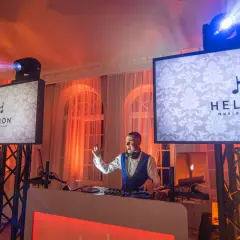 Ile bierze DJ za imprezę? Ceny, które zaskoczą i pomogą w wyborze