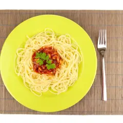 Ile spaghetti na 4 osoby? Porady eksperta + triki bez wagi