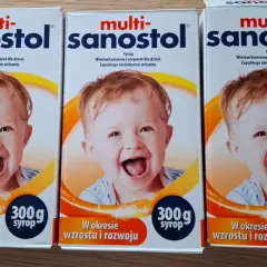 Trzy opakowania multi-sanostol wycofany, z uśmiechniętym dzieckiem, na syrop dla dzieci.
