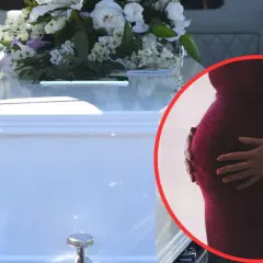 Czy kobieta w ciąży może iść na pogrzeb? Widok białej trumny z kwiatami i zbliżenie na ciążowy brzuch.