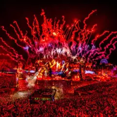 Zarobki DJ-ów na Tomorrowland: Ile zarabiają gwiazdy?