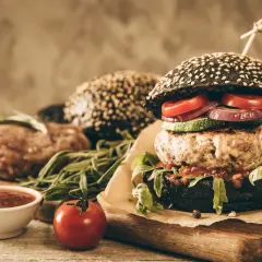 Jak zrobić kotlet na hamburgera, aby był soczysty i smaczny