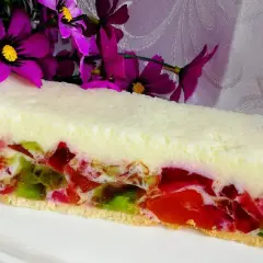 Kolorowe ciasto z galaretek i mleka – proste przepisy na deser