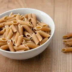Makaron pełnoziarnisty penne Biedronka - zdrowe składniki i smak
