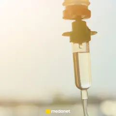 Kroplówka medyczna, która może być związana z bóle brzucha po chemioterapii przyczyny.