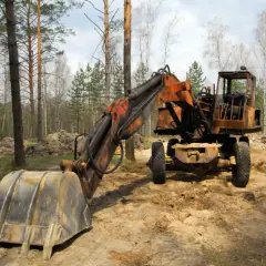 Ile kosztuje godzina pracy koparki? Ceny, które mogą zaskoczyć