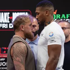Two boxers face off, highlighting how boxing weight classes work to ensure fair competition.
