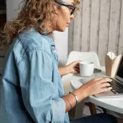 Umowa zlecenie ile godzin minimum – co musisz wiedzieć o pracy?