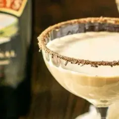 Prosty drink z Baileys: 5 łatwych przepisów na pyszne koktajle