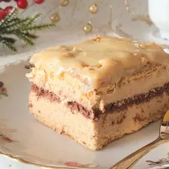 Ciasto budyniowe: sekrety idealnego kremu i 2 sprawdzone przepisy