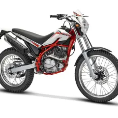 Beta Alp 200 potencia CV, moto trial blanca y roja con chasis tubular rojo. Lista para la aventura.