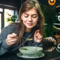 Obiady jak u mamy w Ustce - najlepsze miejsca na domowe smaki