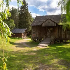 Skansen Kurpiowski w Nowogrodzie: Wszystko, co musisz wiedzieć przed wizytą
