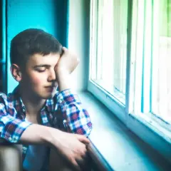 Fobia szkolna: jak pomóc dziecku pokonać lęk przed szkołą?