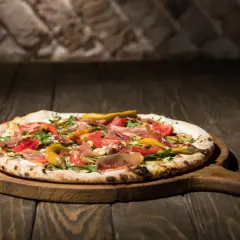 Jaki kamień do pizzy wybrać, aby uzyskać idealny spód?