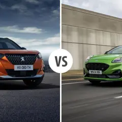 Pomarańczowy SUV Peugeot 2008 kontra zielony Ford Puma. Porównanie wymiarów i osiągów.