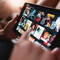Jak pobrać film z Netflix i uniknąć problemów z dostępnością